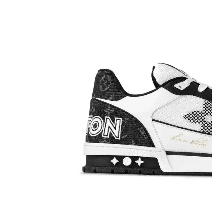 Tênis Louis Vuitton LV Trainer Low Velcro Strap Monogram Denim Black White