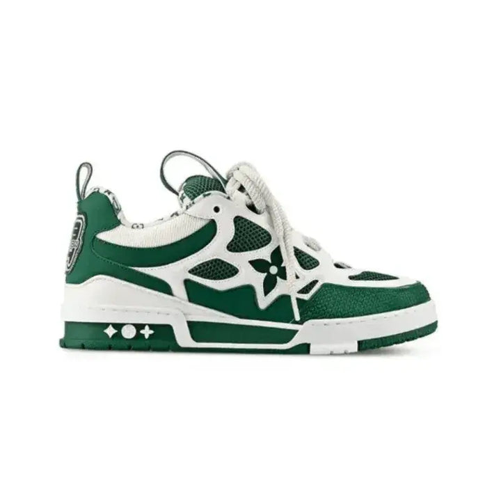 LV Skate Green lateral direita com construção em couro verde, entressola volumosa e detalhe gráfico na traseira.